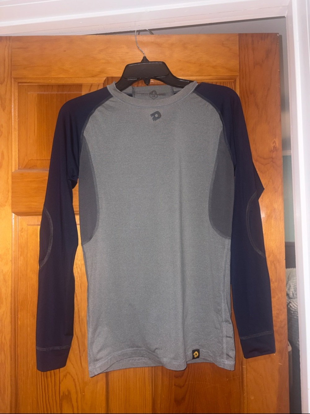 Men's L Long Sleeve Performance Tee - Gray with Navy Sleeves